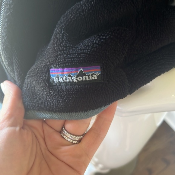Black with grey trim women’s Patagonia zipper fleece size M - Picture 4 of 9